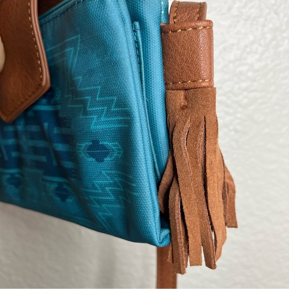 Catchfly Western Tassel Turquoise Crossbody Wallet Purse NEW - Picture 4 of 9